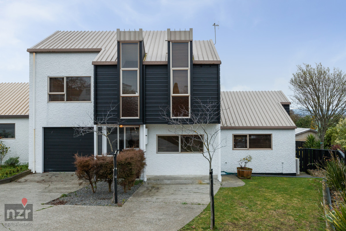 Smart And Stylish Townhouse