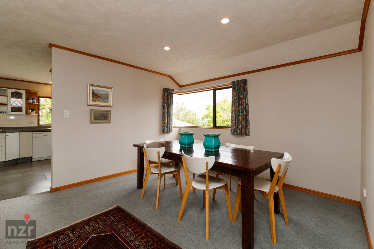 Family & Guest Friendly - With Rural And Town Views
