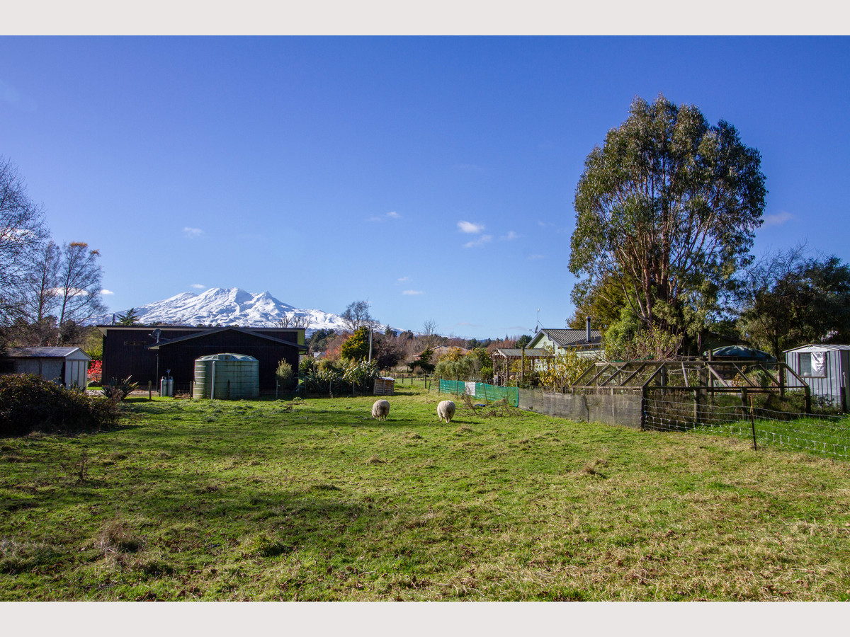 A SLICE OF RANGATAUA PIE - JUST 5 MINUTES DRIVE FROM OHAKUNE