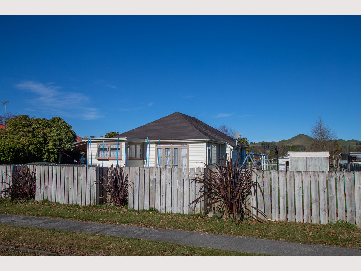 QUEEN STREET CUTIE - Only 11 kms From Ohakune