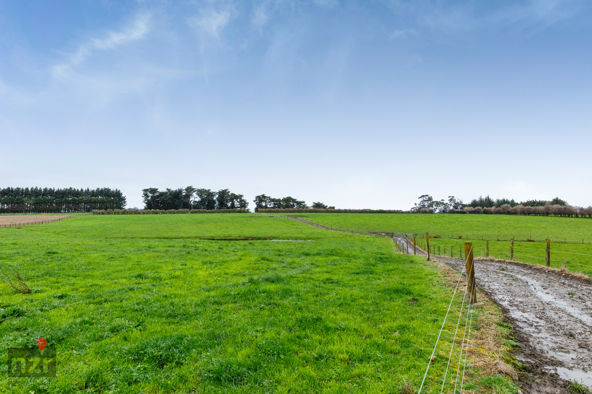 KIWITEA SOILS, HUGE RANGE OF SHEDS