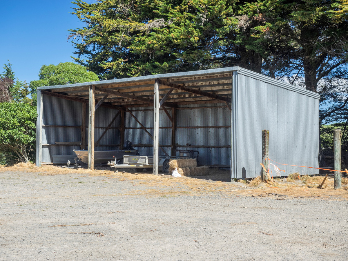 FARM 1. HAUTOTARA - 9 TITLES AND SALE OPTIONS - 298 HA