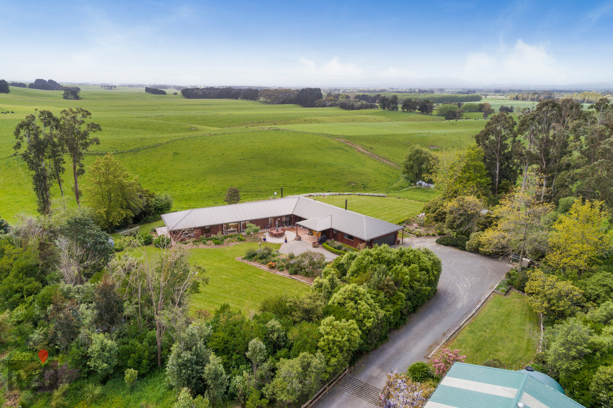 PANORAMA, PRIVACY AND PROXIMITY ON 14.5 HA