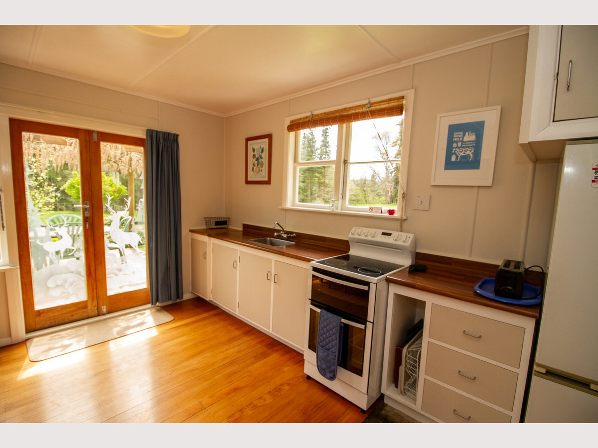 MT HUIA FARMSTAY