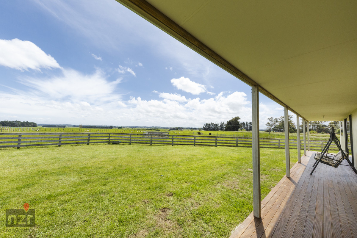 HOME & HUGE SHED COMBO ON 1.23HA