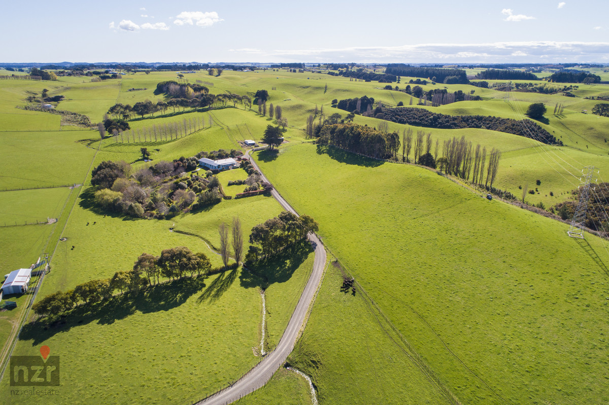 PRIVATE & HANDY TO TOWN - 59.1 HA