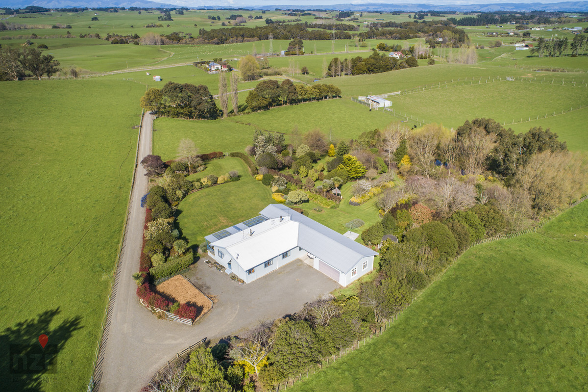 PRIVATE & HANDY TO TOWN - 59.1 HA