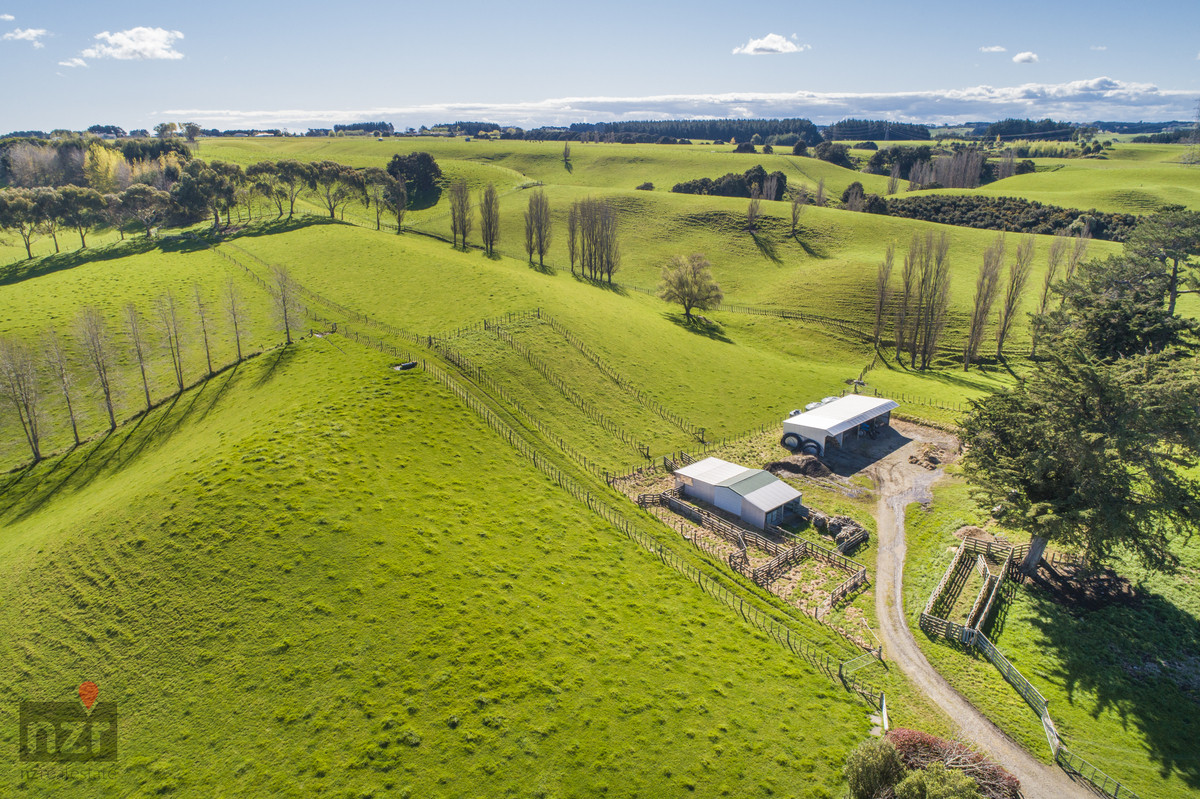 PRIVATE & HANDY TO TOWN - 59.1 HA