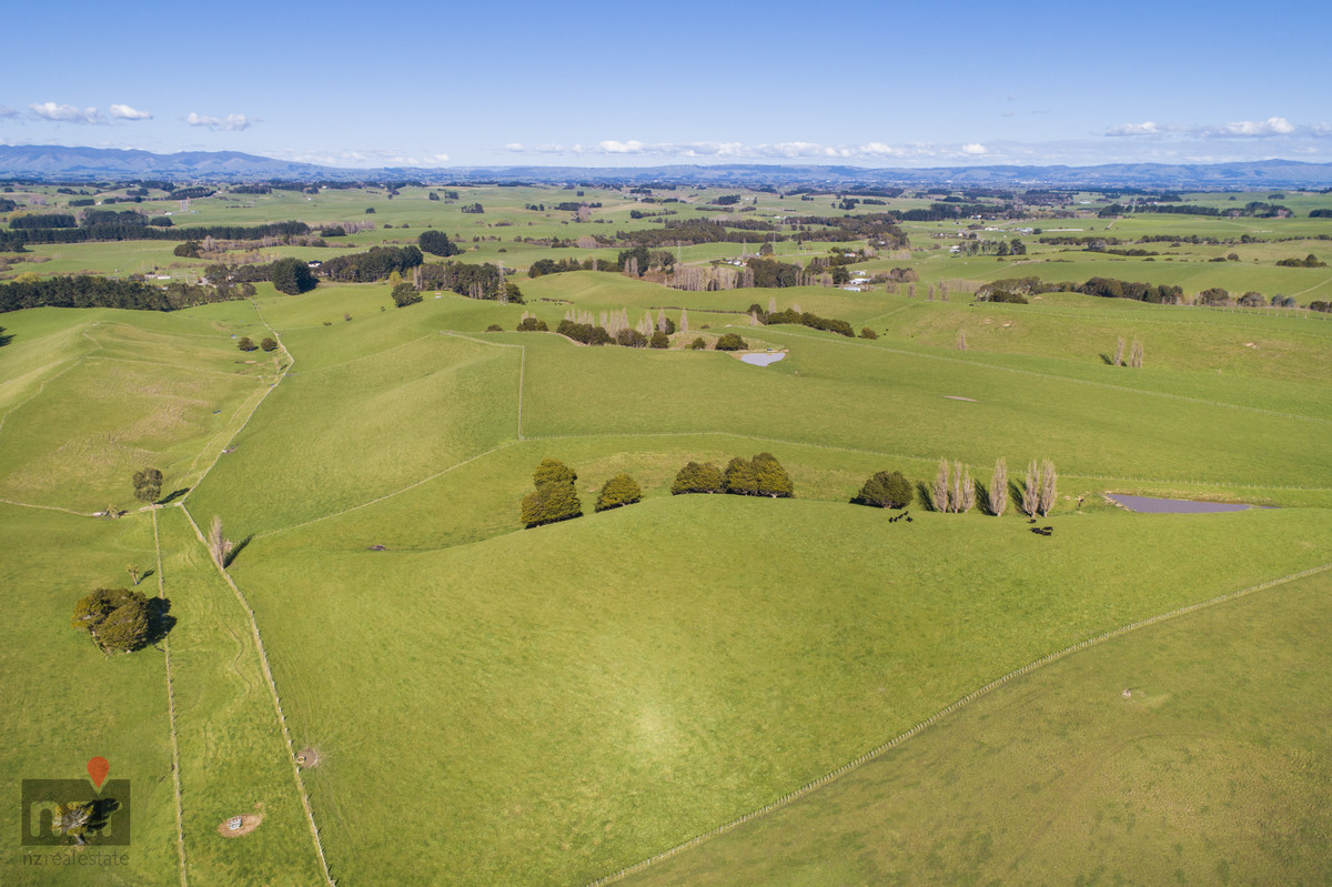 PRIVATE & HANDY TO TOWN - 59.1 HA