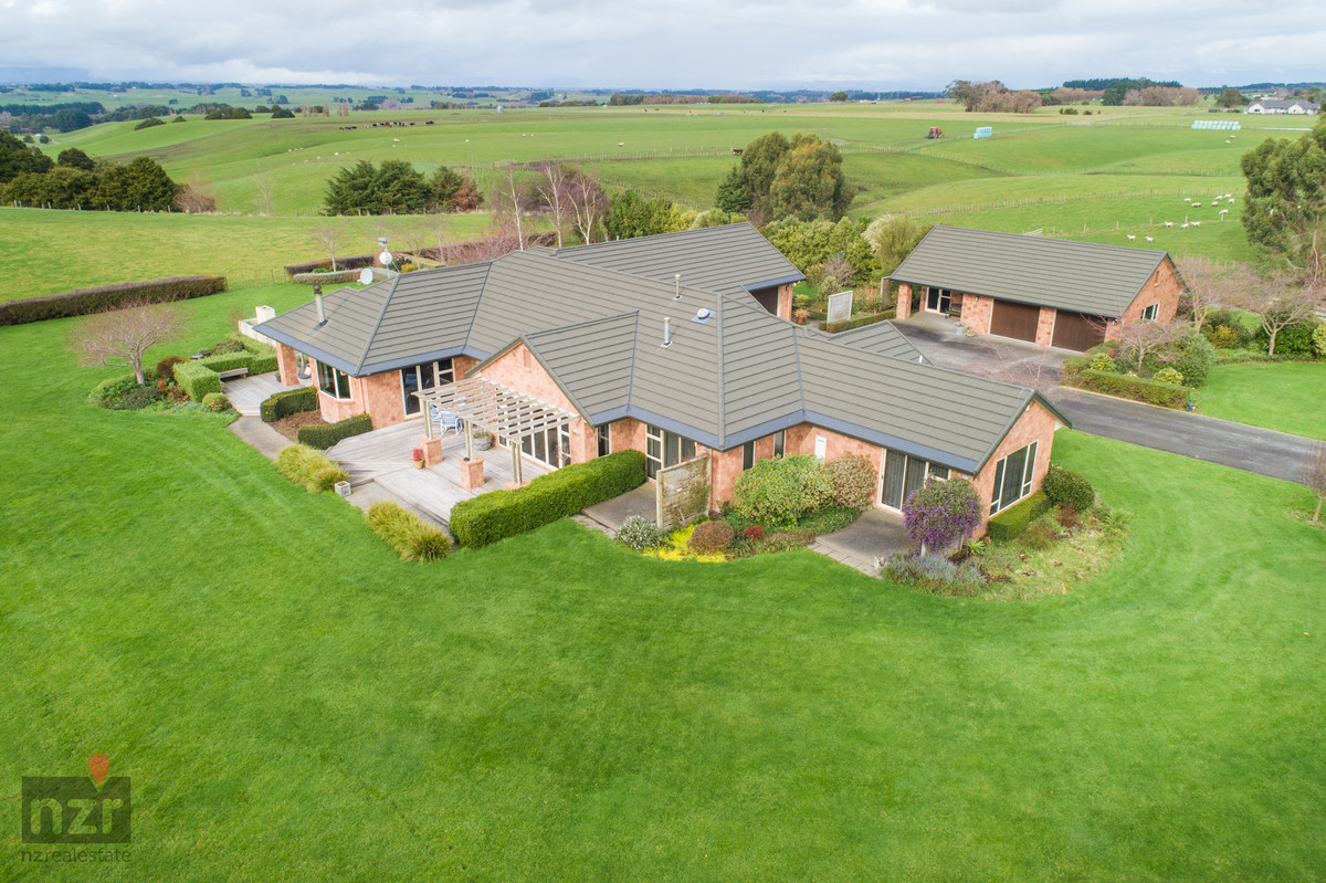 Stunning Home On 25.8 Hectares