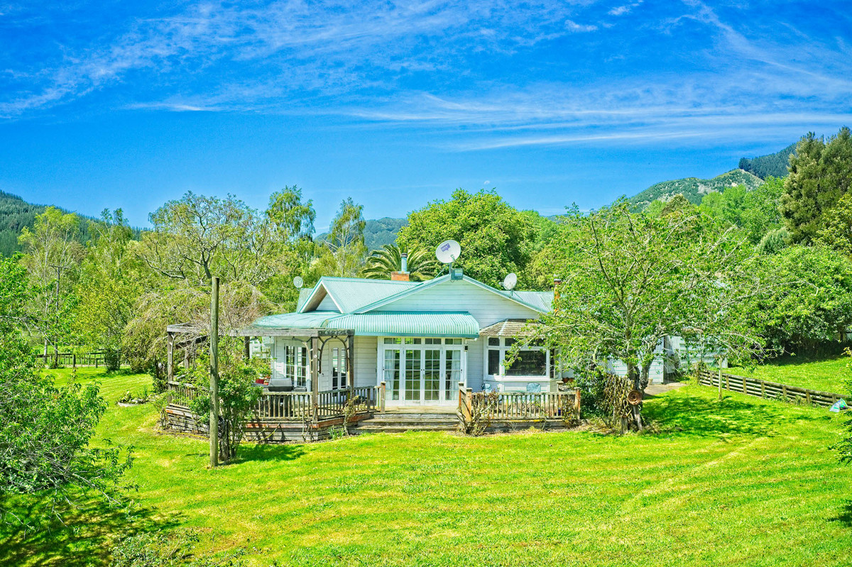 Te Waka - Small Farm, Big Lifestyle