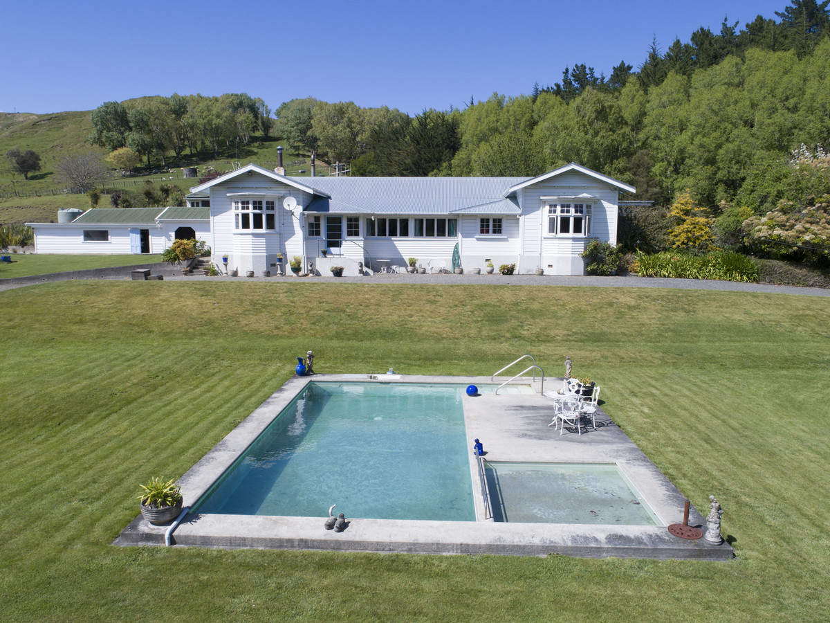 Magnificent “Te Maire” - Lifestyle Options