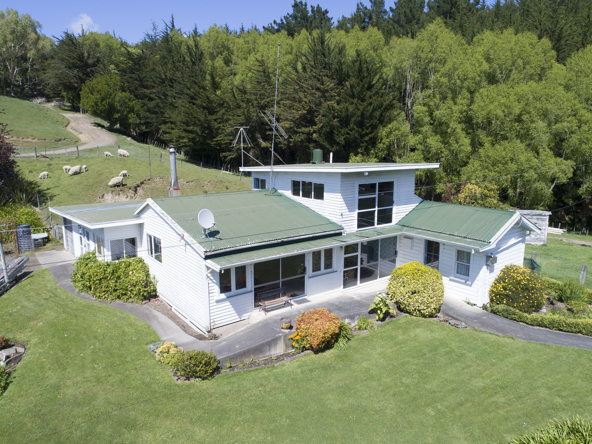 Magnificent “Te Maire” - Lifestyle Options