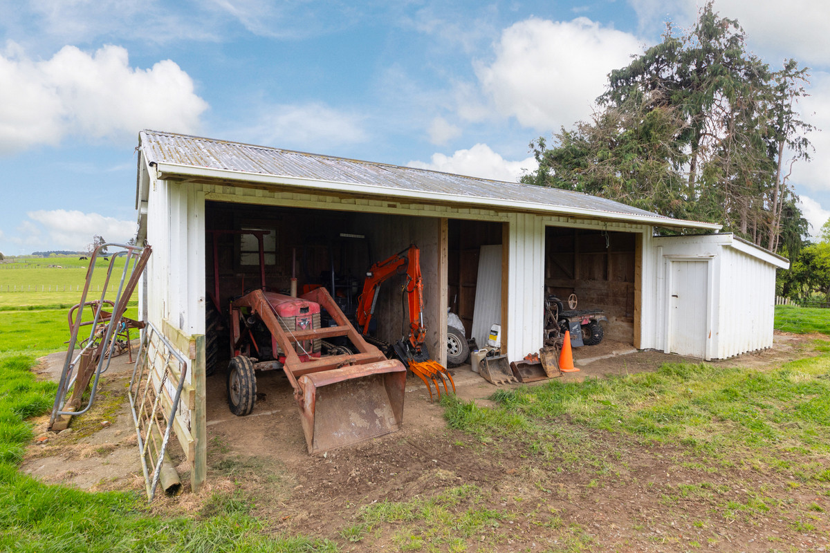 Renovated Country Home on 3.27 hectares