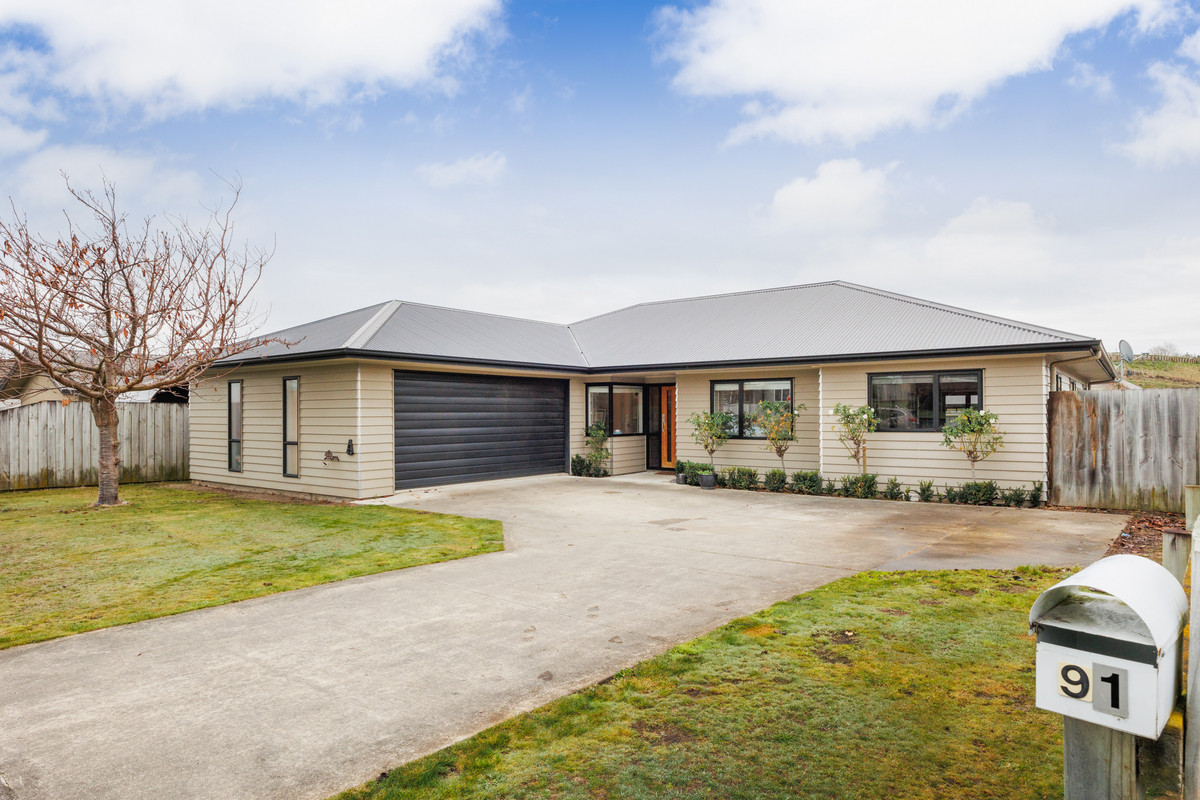 Modern 4 Bedroom Family Home