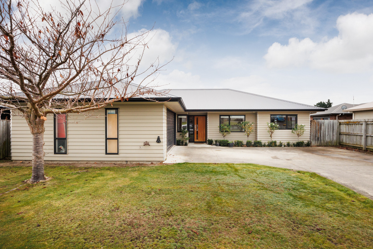 Modern 4 Bedroom Family Home