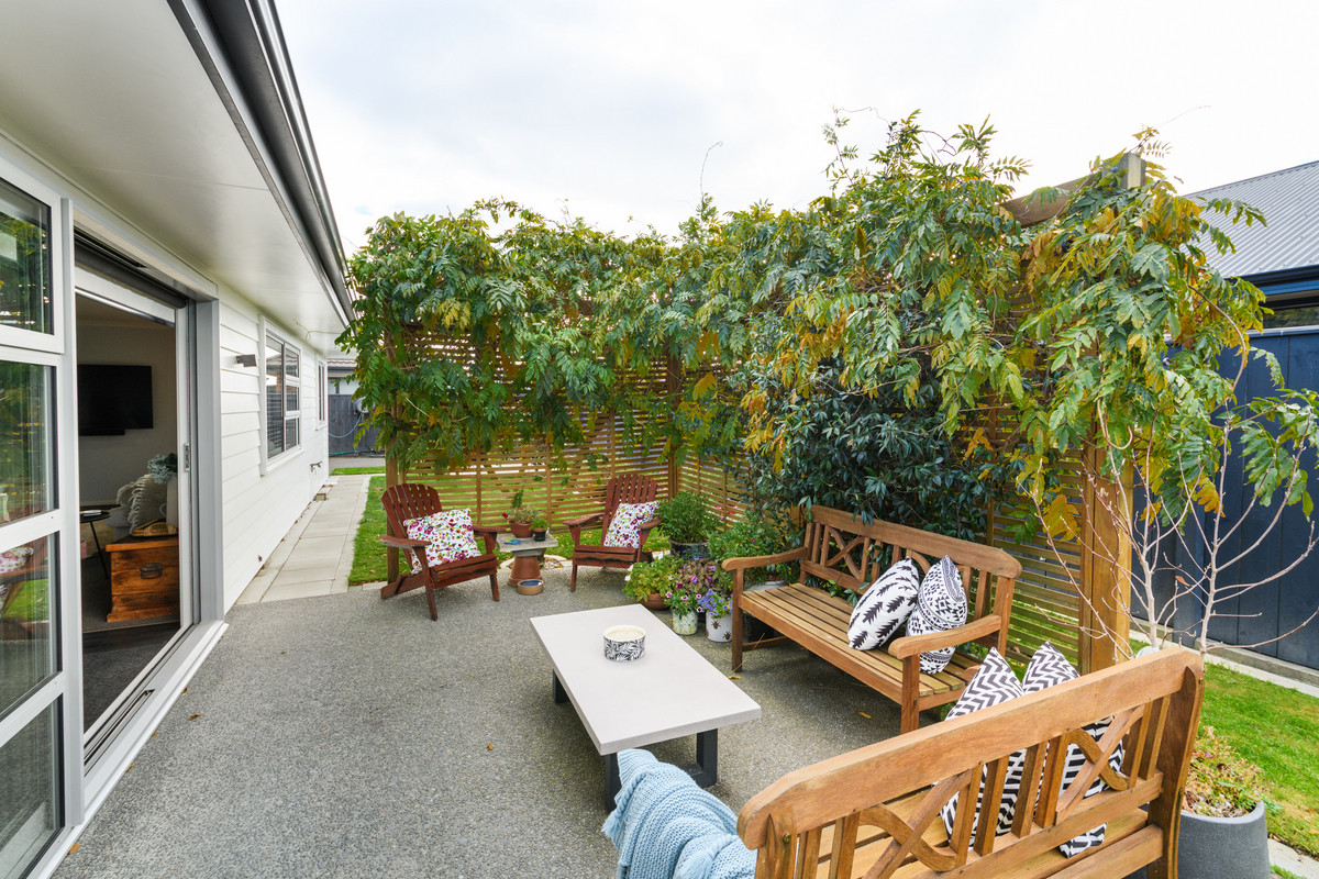 Top Location & Priced to Sell!