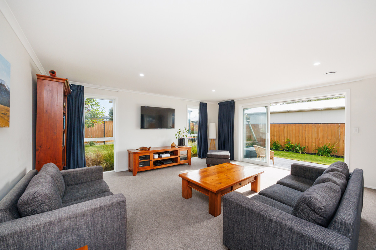 Private & Spacious Family Home