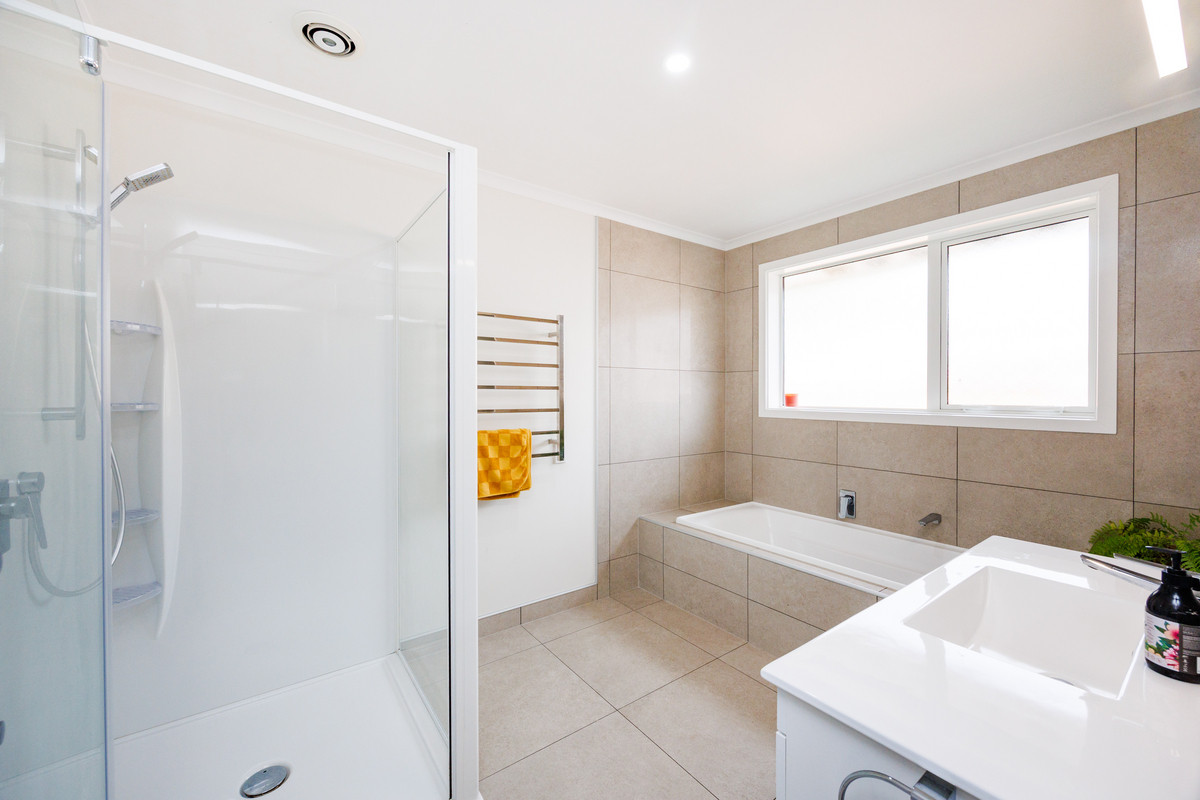 Private & Spacious Family Home