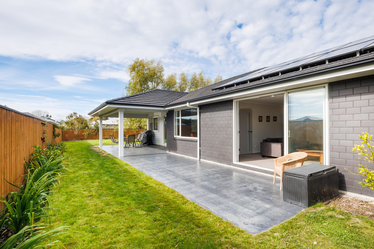 Private & Spacious Family Home