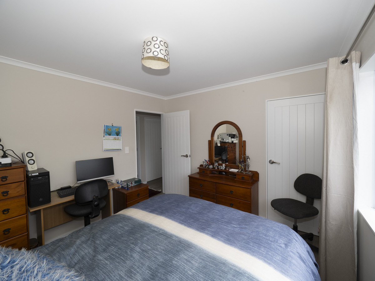 “Lady on the Lake” – Little Hills