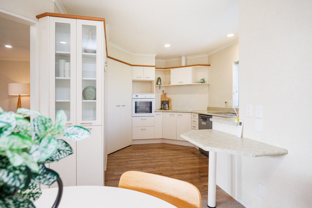 Solid, Sunny, Private, Easy Living!