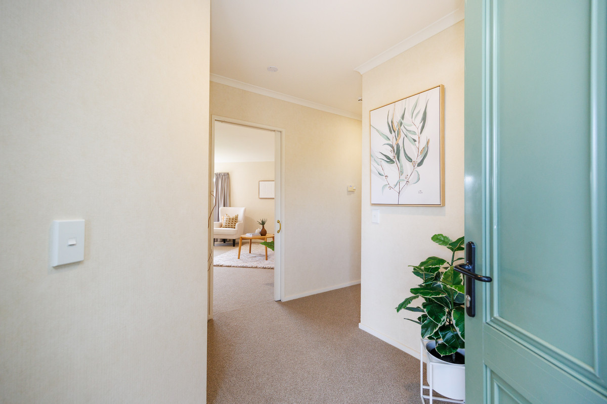 Solid, Sunny, Private, Easy Living!