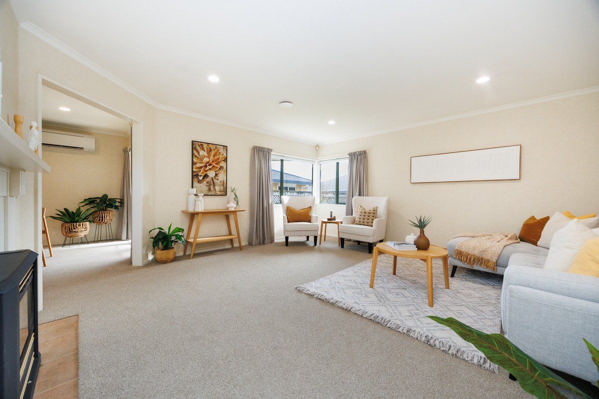 Solid, Sunny, Private, Easy Living!