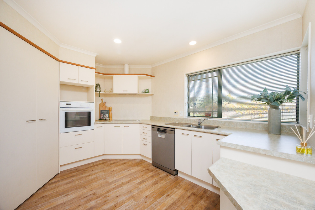 Solid, Sunny, Private, Easy Living!