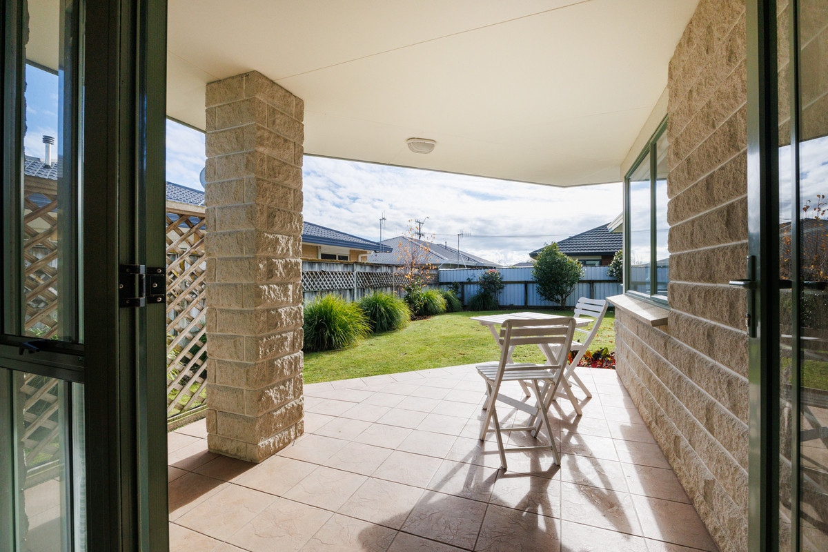 Solid, Sunny, Private, Easy Living!