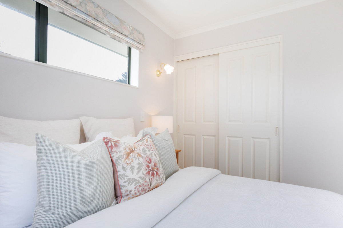 Solid, Sunny, Private, Easy Living!