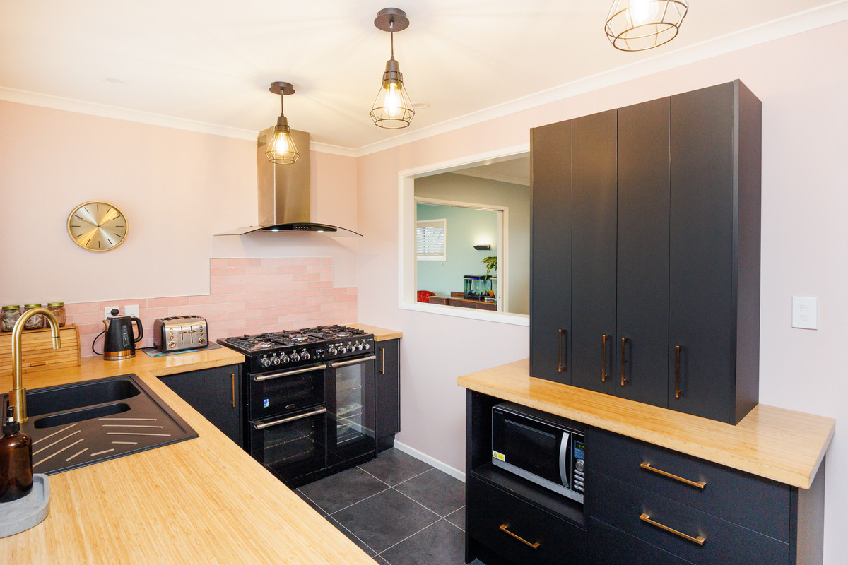 Renovated, Extended & Family Ready