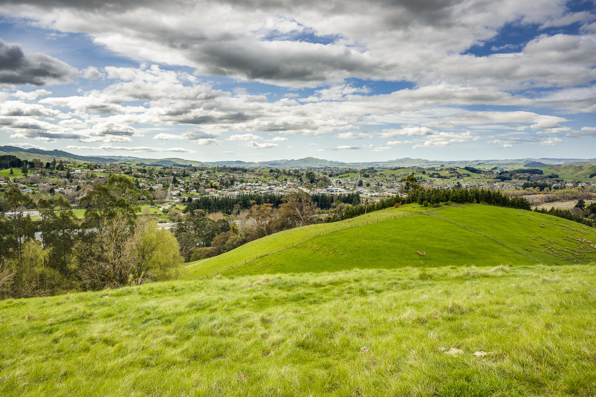Location and opportunity – 359ha next to Waipawa