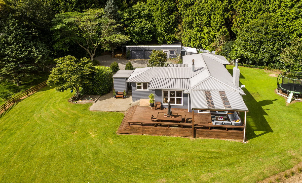 98 Acres, modernised home, views, Infrastructure.