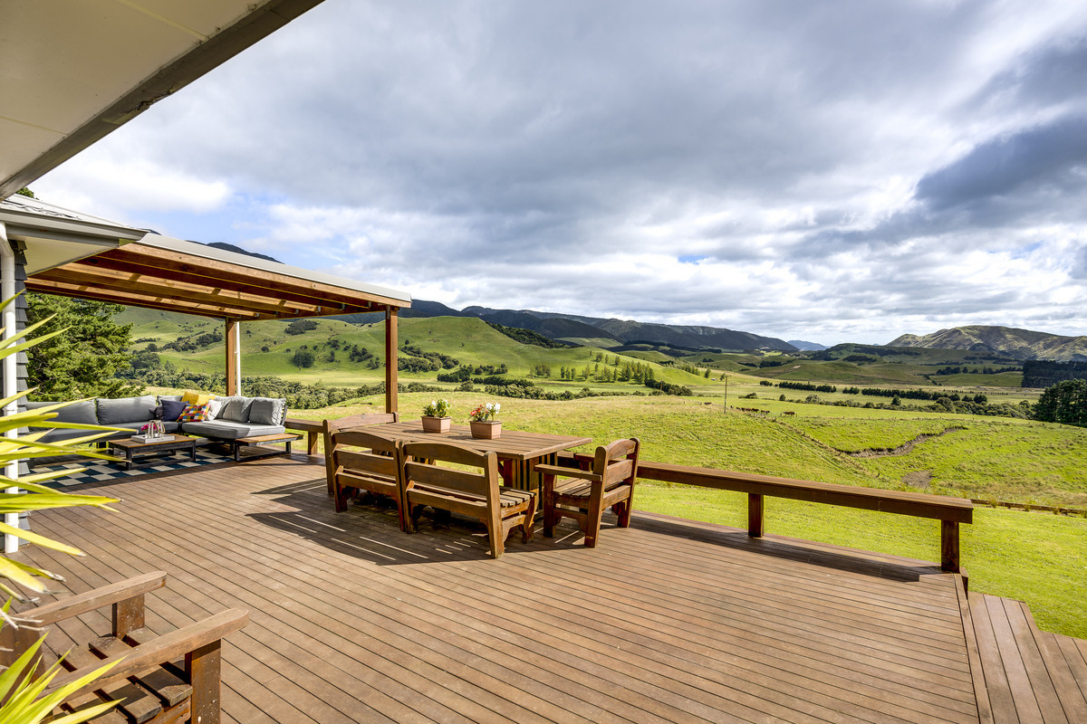 98 Acres, modernised home, views, Infrastructure.