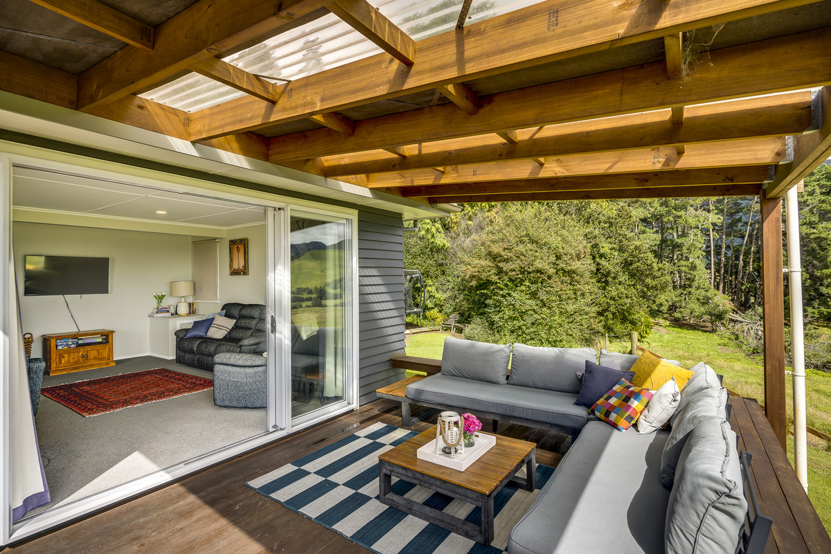 98 Acres, modernised home, views, Infrastructure.