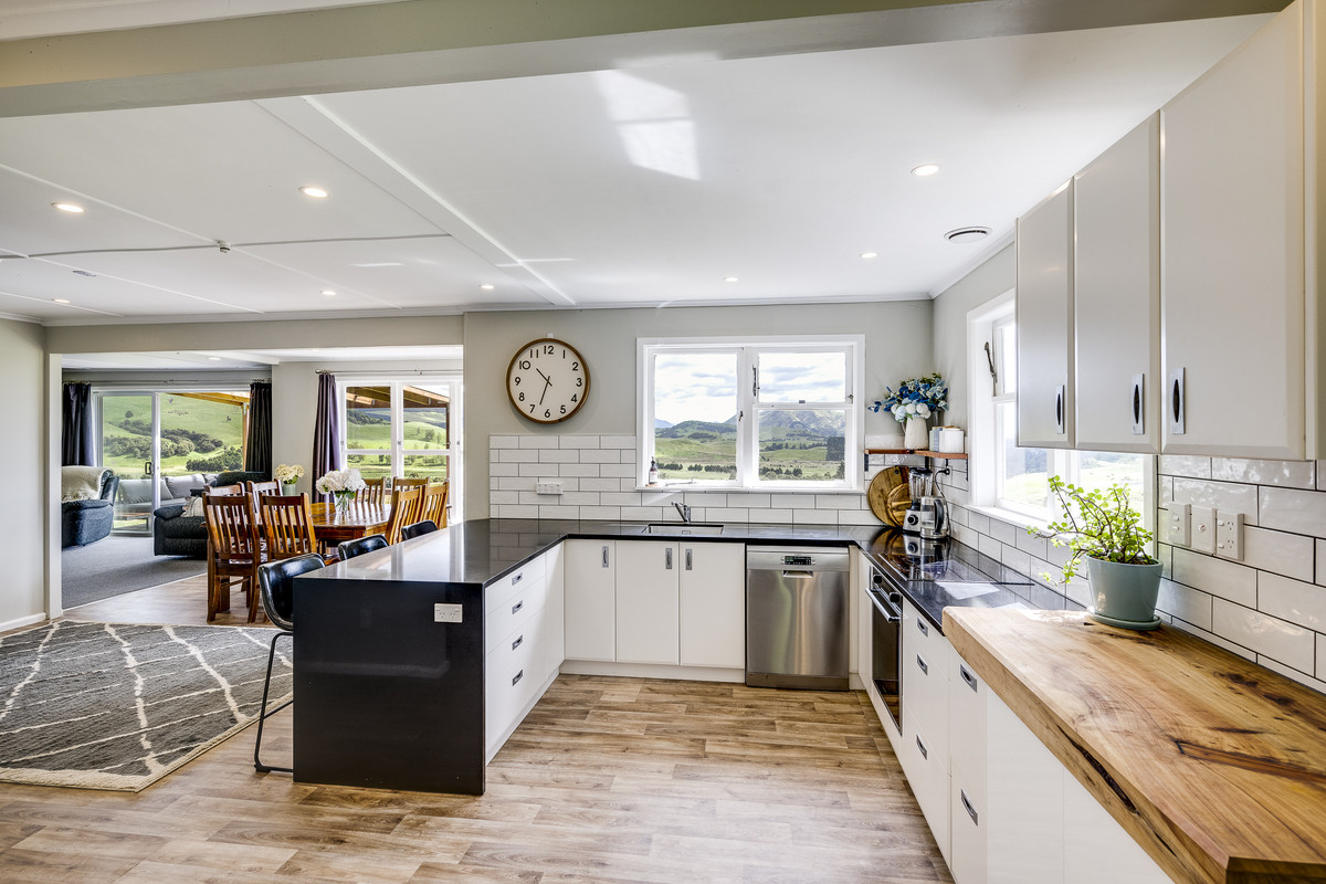 98 Acres, modernised home, views, Infrastructure.