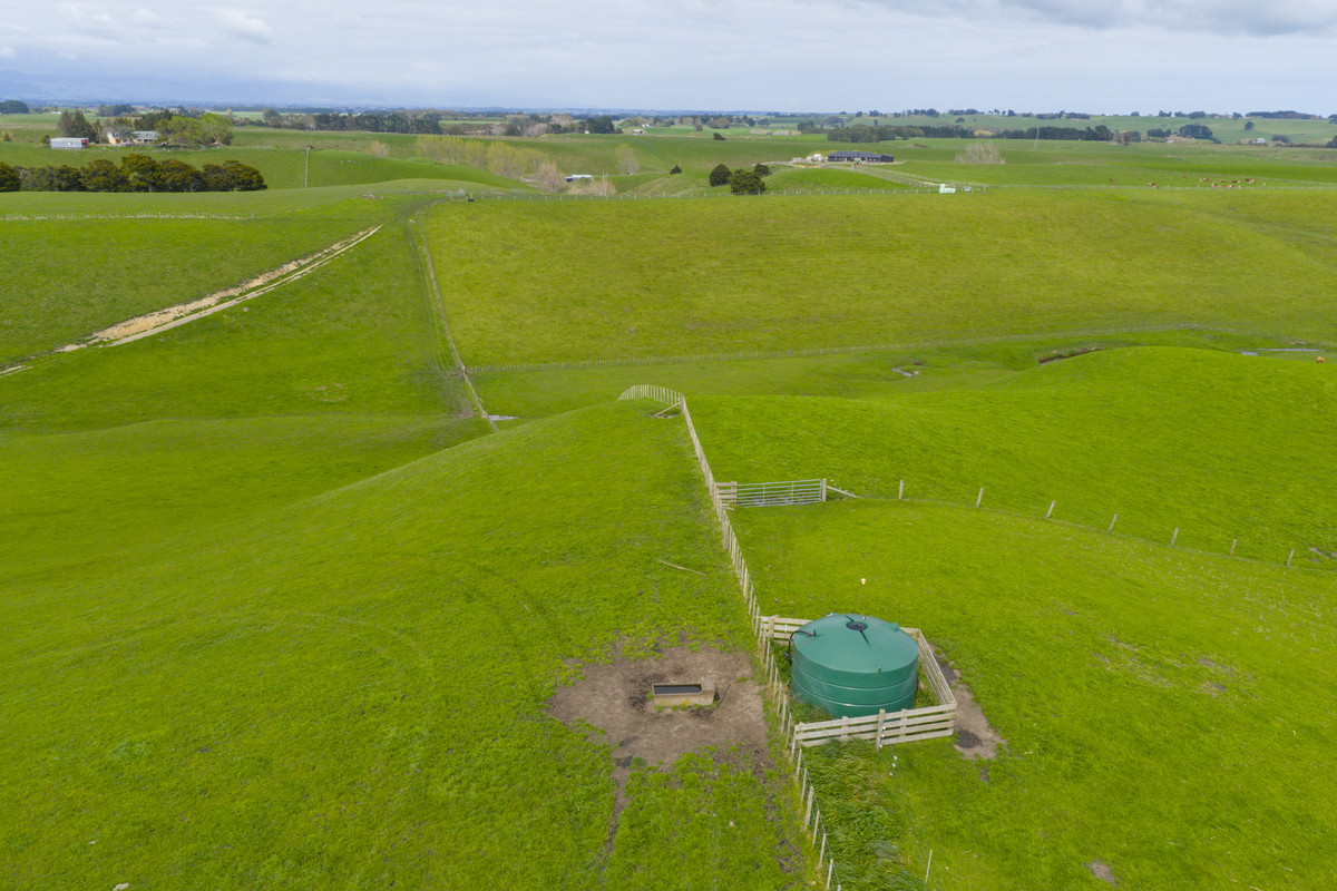 Modern Home & Close To Town on 64 Hectares