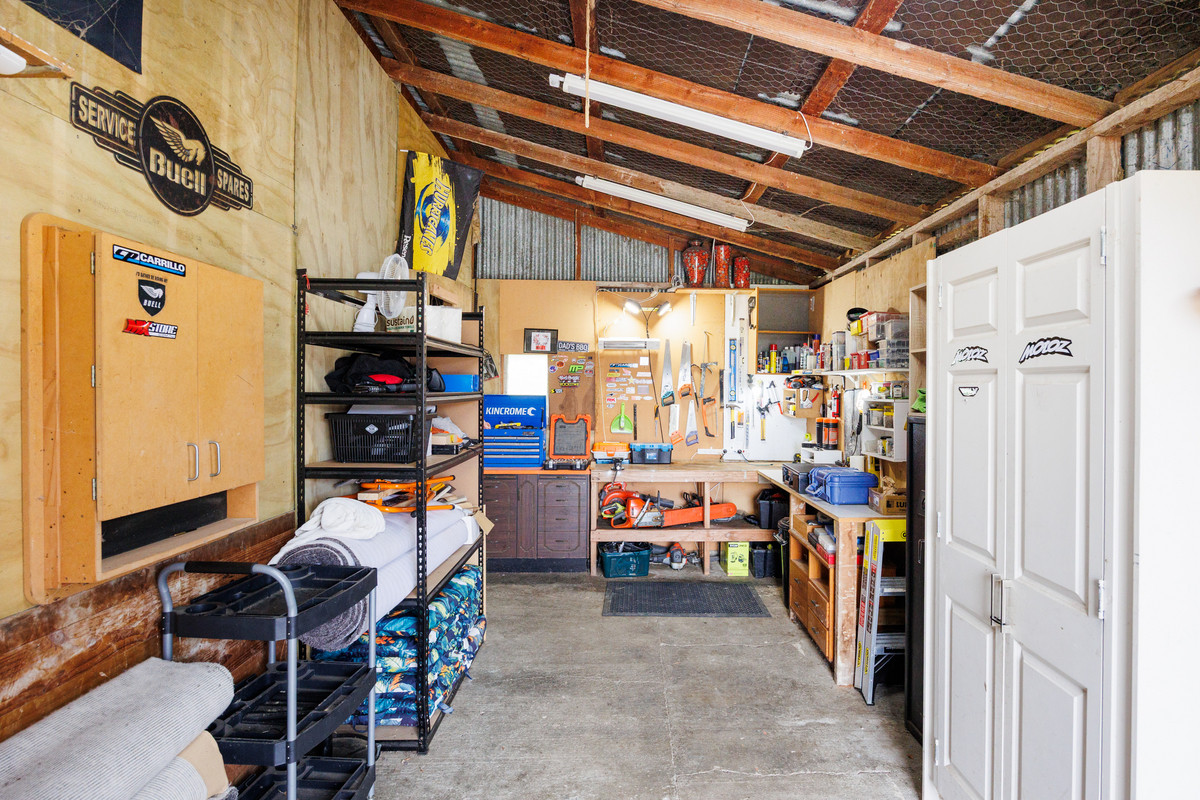 Modernised Country Living On 4ha