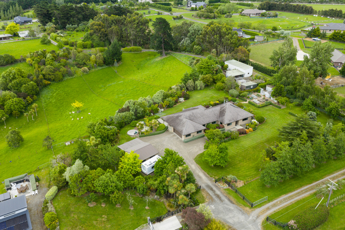 More Room & Privacy On 1.04ha