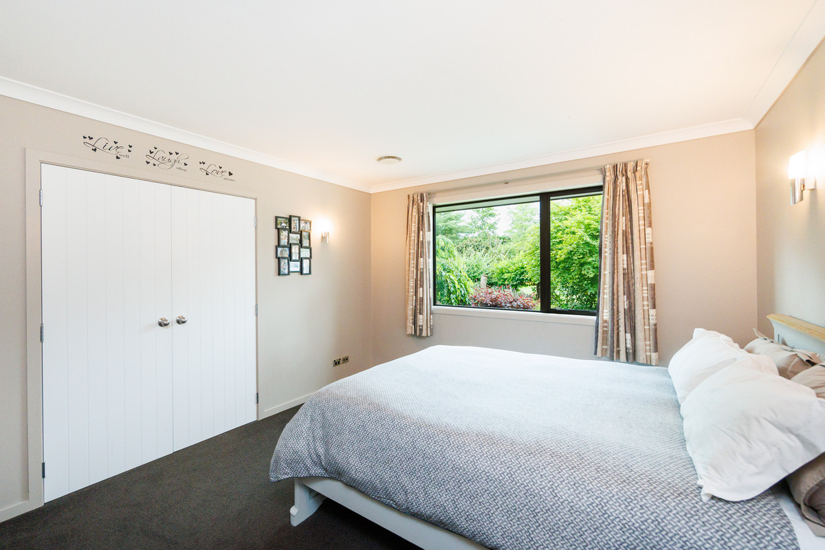 More Room & Privacy On 1.04ha