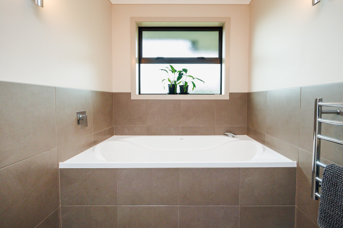 More Room & Privacy On 1.04ha