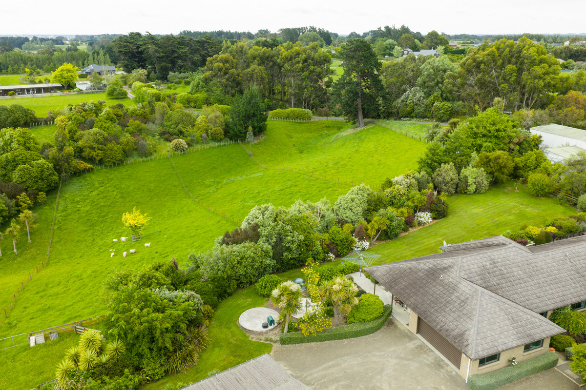 More Room & Privacy On 1.04ha