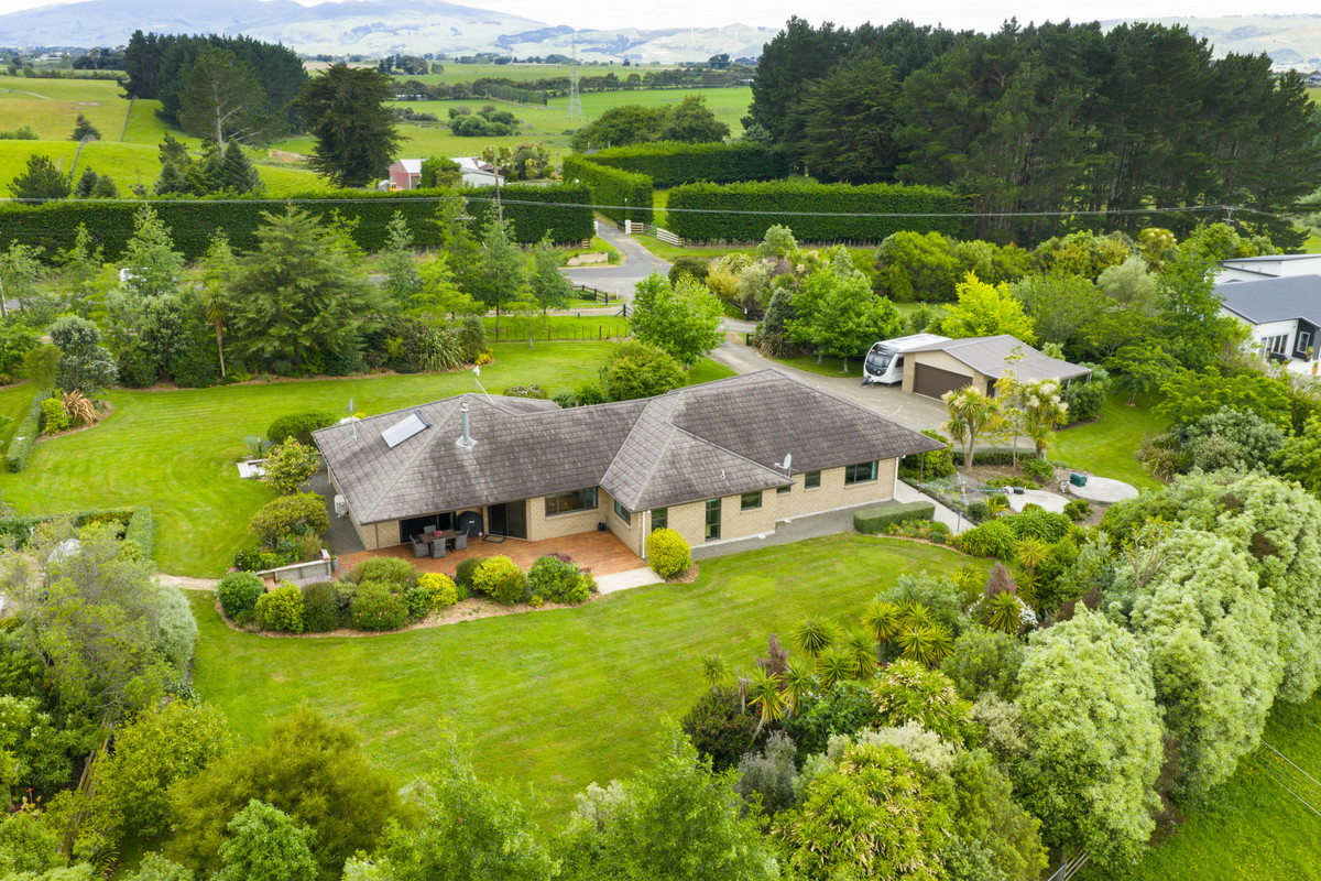 More Room & Privacy On 1.04ha