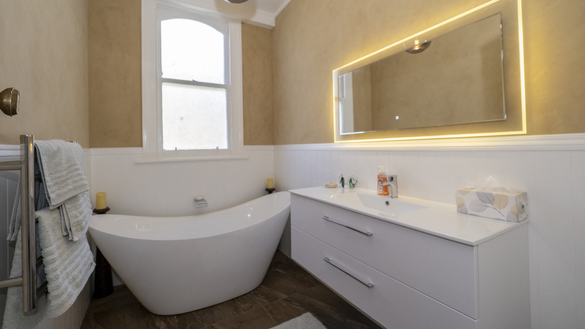 Looking For A Home For A Large Family, Horses & Hounds?