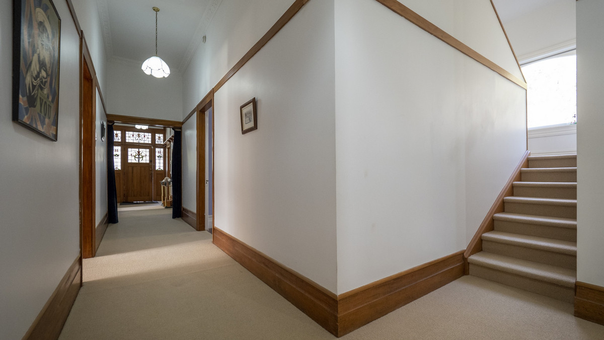 Looking For A Home For A Large Family, Horses & Hounds?