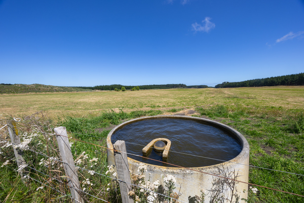Well Set Up Bareland Sand Country With Balance Mix of Soils