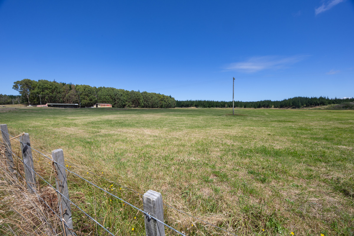 Well Set Up Bareland Sand Country With Balance Mix of Soils
