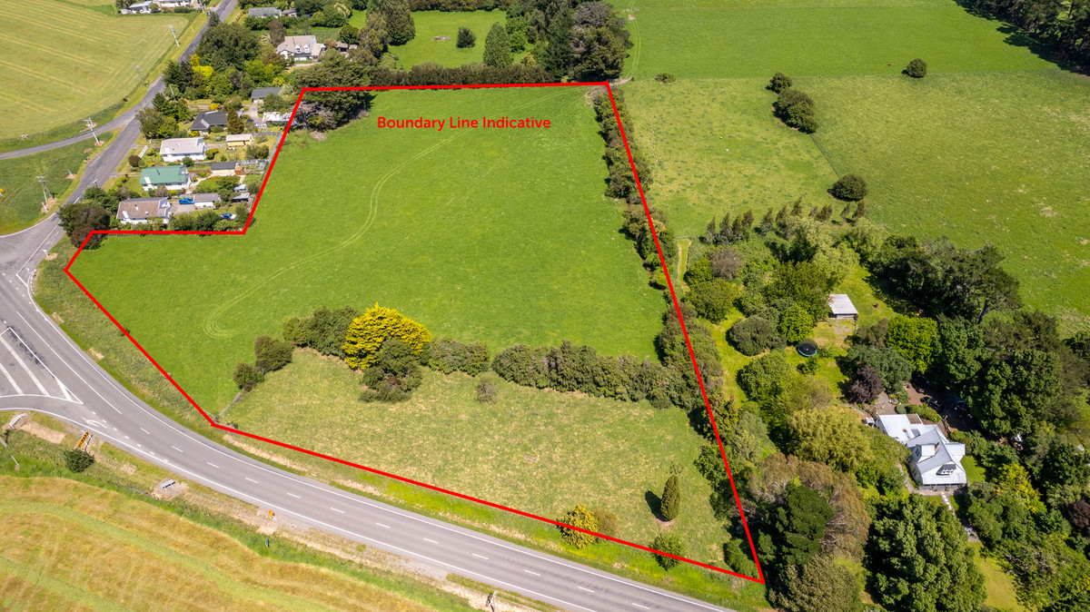 Lifestyle Opportunity In The Heart Of South Featherston