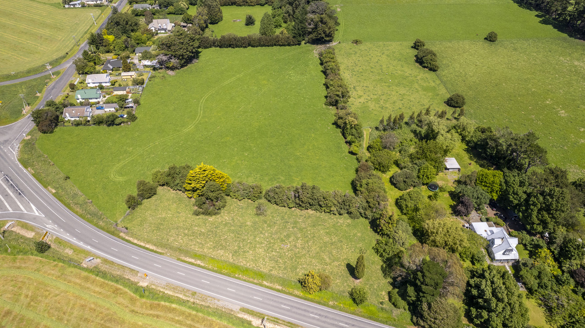 Lifestyle Opportunity In The Heart Of South Featherston